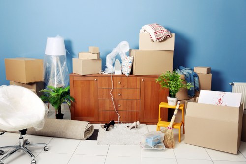 Free quote policy and simple Stjamess Storage pricing model